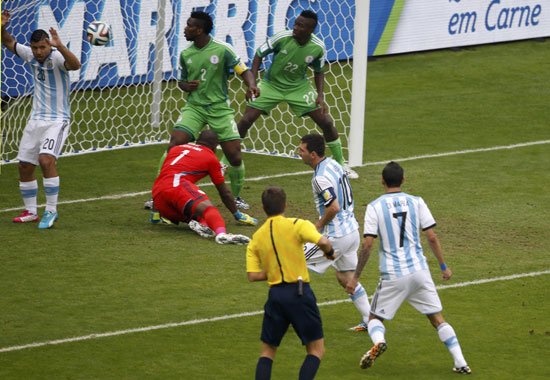 نيجيريا برفقة الأرجنتين إلى الدور الثاني بعد خسارة إيران أمام البوسنة